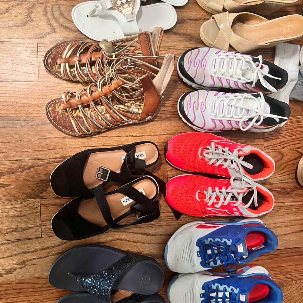 Size 6 women shoe lot!